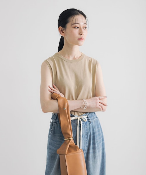 URBAN RESEARCH(アーバンリサーチ)の「UVカット加工ノースリーブニット(タンクトップ・レディース・BEIGE/BLACK/GRAY・FREE)」の3枚目の写真