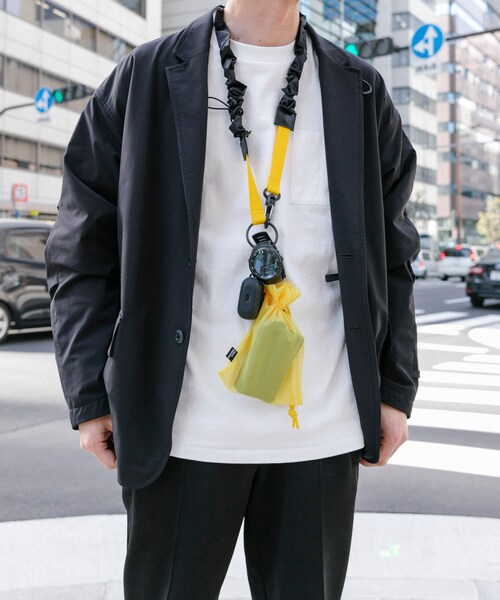 ITEMS URBANRESEARCH（アイテムズ アーバンリサーチ）の「【一部WEB限定カラー】ユーティリティループベルト（ショルダーバッグ・メンズ・BLACKxPPL/BLACK/LEMON/GREIGE/GREIGExWH/BLACKxKHK・one）」の6枚目の写真