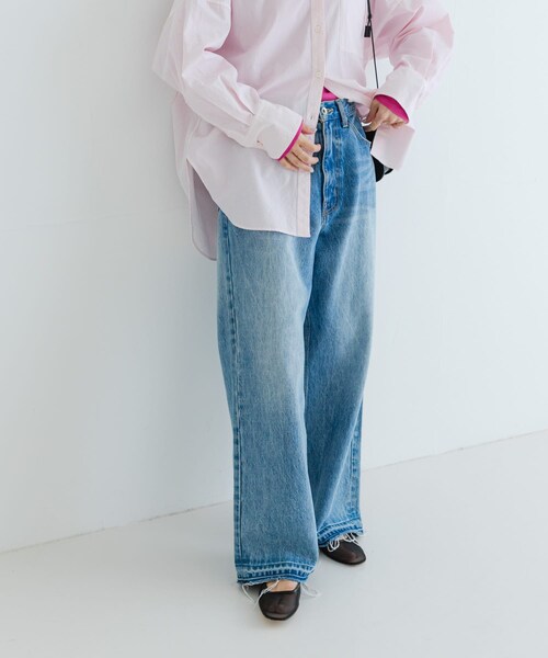 URBAN RESEARCH（アーバンリサーチ）の「『3サイズ展開』ダメージワイドデニムパンツ（デニムパンツ・レディース・INDIGO/WHITE/BLACK・34/36/38）」の5枚目の写真