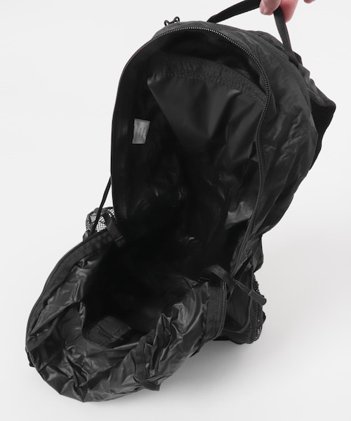 URBAN RESEARCH DOORS(アーバンリサーチドアーズ)の「THE NORTH FACE MAYFLY PACK 22(バックパック/リュック・レディース・Kブラック/CLクレイグレー/RIリバーアイス/SEスネークアイ・One)」の11枚目の写真