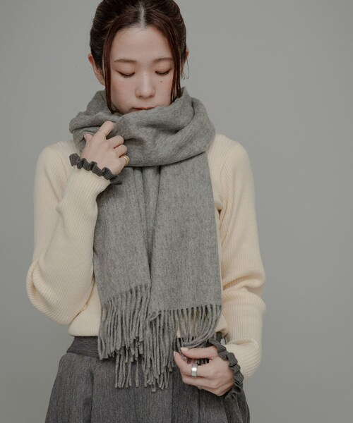 URBAN RESEARCH Sonny Label（アーバンリサーチサニーレーベル）の「大判ウールストール（マフラー・レディース・チャコール/Lグレー/ベージュ/ボルドー・One）」の6枚目の写真