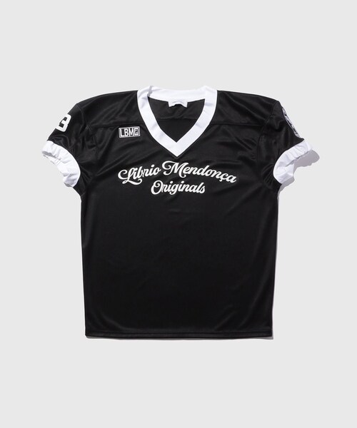 ADAM ET ROPE'(アダムエロペ)の「【LIBRIO MENDONCA/リブリオ メンドンサ】 AMERICAN FOOTBALL TOP(Tシャツ/カットソー・メンズ・ブラック/レッド・L/M)」の2枚目の写真