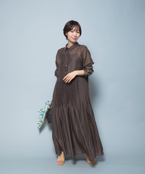 URBAN RESEARCH ROSSO（アーバンリサーチロッソ）の「プリーツロングシャツワンピース（ワンピース・レディース・BLUE/BROWN・Free）」の7枚目の写真