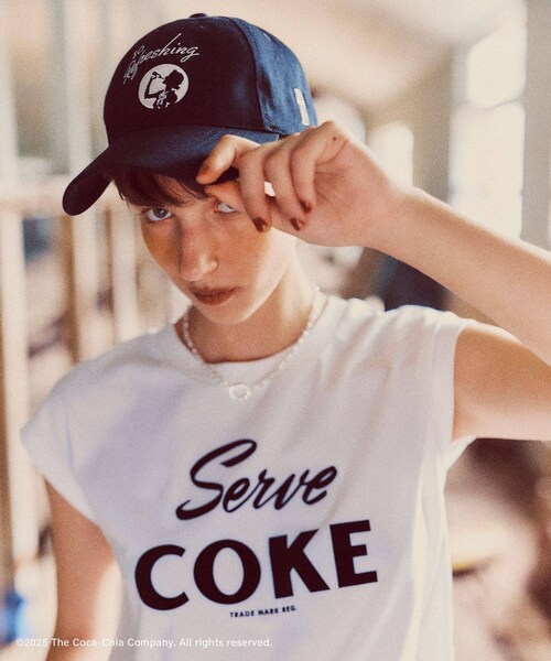 VIS(ビス)の「【Coca-Cola】VIS別注エンブロイダリーキャップ(キャップ・レディース・ブラック/ワイン・F)」の7枚目の写真