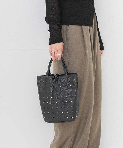 URBAN RESEARCH(アーバンリサーチ)の「スタッズミニトートバッグ(トートバッグ・レディース・BLACK/SILVER・-)」の4枚目の写真