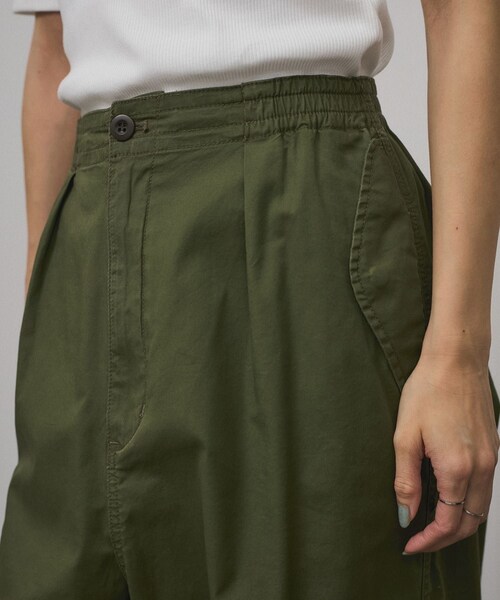 ADAM ET ROPE'（アダムエロペ）の「【WEB限定】2WAYミリタリータックカーゴパンツ［コットンブレンド］（カーゴパンツ・レディース・ベージュ/カーキ・F）」の12枚目の写真