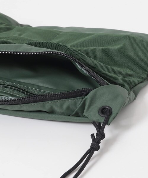 URBAN RESEARCH DOORS(アーバンリサーチドアーズ)の「patagonia TERRAVIA SACOCHE(ショルダーバッグ・メンズ・BLK/MYGR/DNBR/CNGR/GLCB・One)」の20枚目の写真
