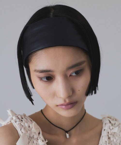 ADAM ET ROPE'（アダムエロペ）の「【サステナブル】ヘアバンド（ヘアバンド・レディース・ブラック/ダークブラウン・F）」の5枚目の写真