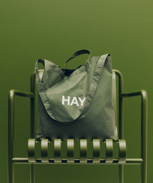 SENSE OF PLACE by URBAN RESEARCH(センスオブプレイスバイアーバンリサーチ)の「HAY Grid Crossover Bag Medium(ショルダーバッグ・メンズ・DarkGreen/DarkBlue/BURGUNDY・One)」の6枚目の写真