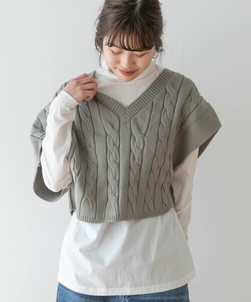 ITEMS URBANRESEARCH（アイテムズ アーバンリサーチ）の「アシンメトリーケーブルニットベスト（ベスト・レディース・WHITE/PINK BEIGE/KHAKI GRAY・one）」の17枚目の写真