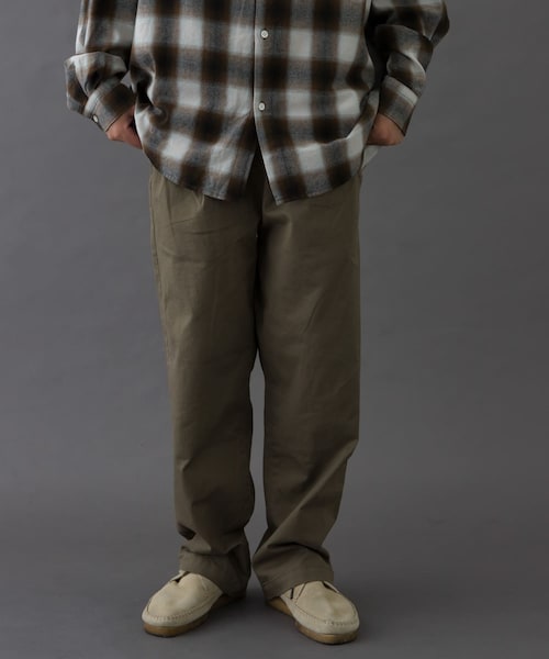 URBAN RESEARCH DOORS(アーバンリサーチドアーズ)の「FORK&SPOON イージーチノパンツ(チノパンツ・メンズ・BLACK/SAGE・4/5)」の2枚目の写真