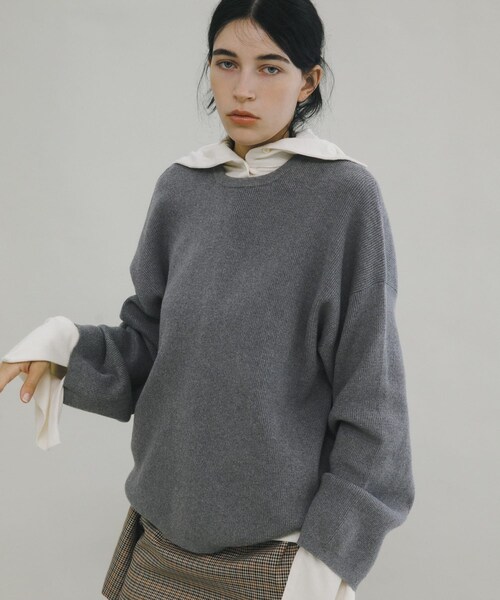 LAATO(ラート)の「crew neck soft knit(ニット/セーター・レディース・バター/ネズミ・Free)」の4枚目の写真