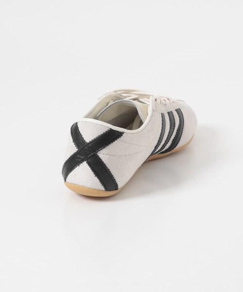 URBAN RESEARCH DOORS（アーバンリサーチドアーズ）の「adidas　TOKYO W（スニーカー・レディース・オフホワイト・23.5/24/24.5/25）」の5枚目の写真