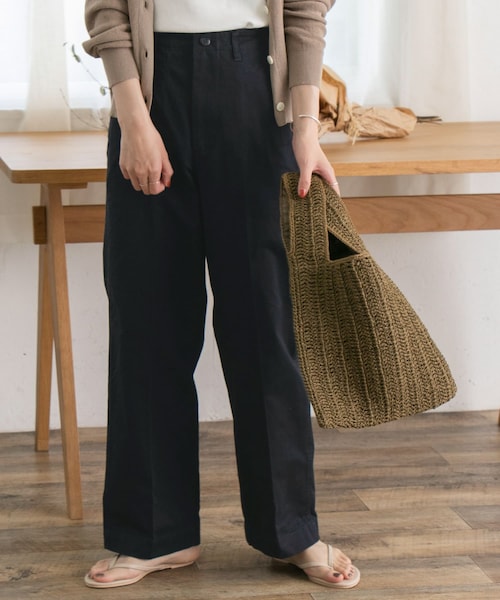 URBAN RESEARCH DOORS(アーバンリサーチドアーズ)の「FORK&SPOON チノワイドトラウザー∴(チノパンツ・レディース・BEIGE/NAVY・1/2)」の2枚目の写真