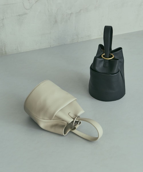 URBAN RESEARCH（アーバンリサーチ）の「MARROW　ROUND HANDLE（ハンドバッグ・レディース・BLACK/PEARL GRAY・one）」の17枚目の写真