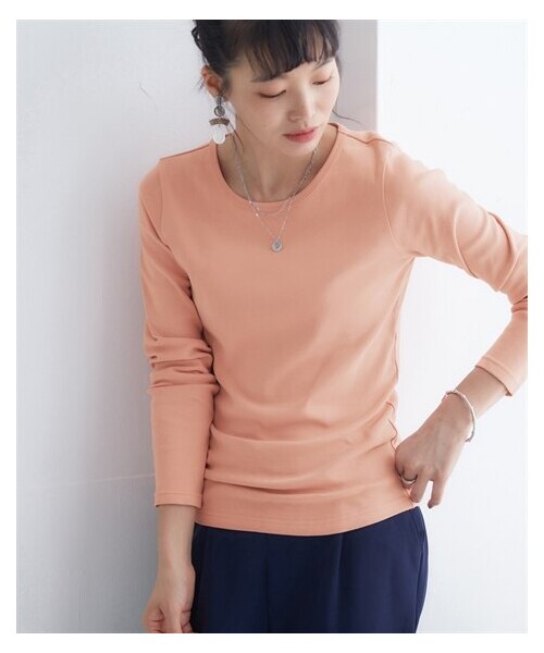 nissen（ニッセン）の「綿100%フライス素材クルーネックロングTシャツ（Tシャツ/カットソー・レディース・黒/オフホワイト/チャコール/ダスティーピンク/ディープグリーン/ワイン/カーキグレー/ライトグレー/ブルー/コーラルピンク/ピスタチオ/ラベンダー/ミントグリーン・S/M/L/LL/3L）」の22枚目の写真