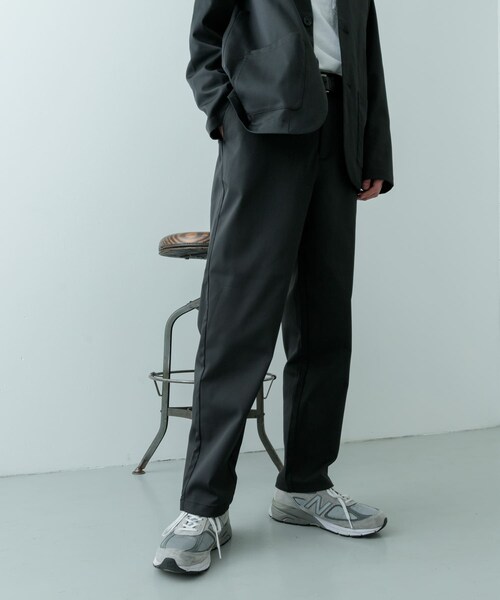 ITEMS URBANRESEARCH（アイテムズ アーバンリサーチ）の「『セットアップ対応』マシンウォッシャブルピケテーパードパンツ（その他パンツ・メンズ・BLK/KHK/NVY・M/L）」の11枚目の写真