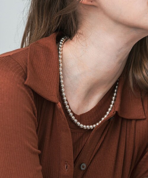 URBAN RESEARCH（アーバンリサーチ）の「ERICKA NICOLAS BEGAY　Plain Design Nacklace 7mm（ネックレス・レディース・Shiny・-）」の2枚目の写真