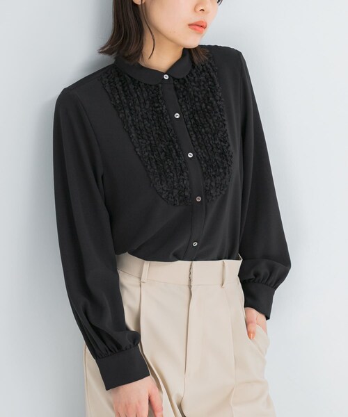 URBAN RESEARCH ROSSO（アーバンリサーチロッソ）の「『WEB/一部店舗限定』フロントレース切替ブラウス（シャツ/ブラウス・レディース・OFF/BLACK・Free）」の3枚目の写真