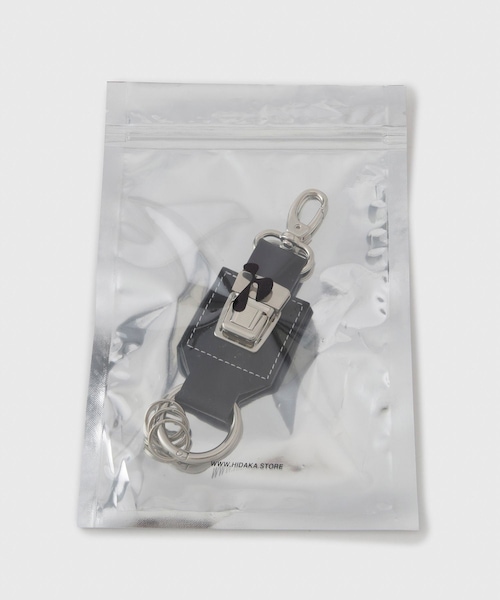 ADAM ET ROPE'(アダムエロペ)の「【HIDAKA/ヒダカ】SLIDE LOCK KEY RING(キーホルダー・メンズ・ブラック・F)」の5枚目の写真