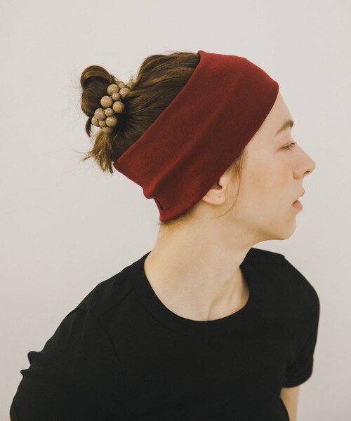 URBAN RESEARCH(アーバンリサーチ)の「decor『デコール』 Wide Hairband(ヘアバンド・レディース・CHARCOAL/BLACK/BROWN/OFF/BURGUNDY/SAX・-)」の6枚目の写真