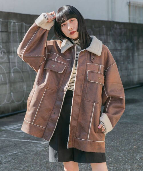 KBF(ケイビーエフ)の「オーバーサイズボアジャケット(テーラードジャケット・レディース・BROWN/IVORY/BLACK・one)」の4枚目の写真