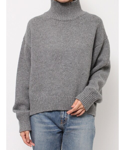 Ungrid（アングリッド）の「ハイネックボリュームカラーニット（ニット/セーター・レディース・アイボリー/チャコールグレー/ピンク/イエロー・F）」の4枚目の写真