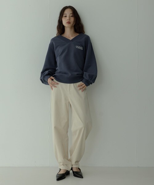 URBAN RESEARCH Sonny Label（アーバンリサーチサニーレーベル）の「Vネック刺繍スウェット（スウェット・レディース・オートミール/ピンク/フェードネイビー・Free）」の18枚目の写真