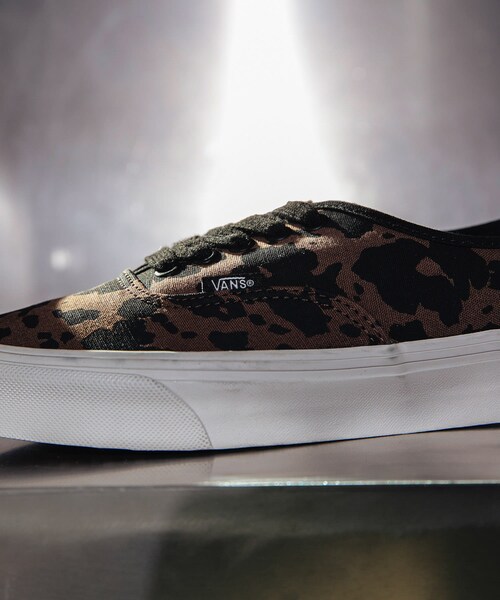 URBAN RESEARCH DOORS（アーバンリサーチドアーズ）の「VANS　EXCLUSIVE AUTHENTIC（スニーカー・メンズ・COW PRINT・26/26.5/27/27.5/28/28.5/29）」の5枚目の写真