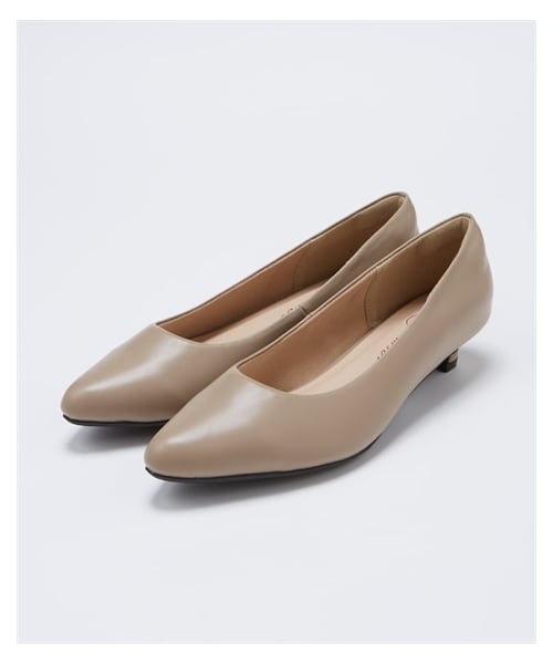 nissen（ニッセン）の「【ゆったり幅広】ポインテッドトゥローヒールパンプス（低反発中敷）（ワイズ４Ｅ）（パンプス・メンズ・黒(スムース)/キャメル(スムース)/アイボリー(スムース)/黒(スエード調)/グレー(スエード調)/アンティークシルバー/黒(エナメル調)/ピンクベージュ(エナメル調)/モカベージュ(スエード調)/ダスティーネイビー(スエード調)/グレージュ(スエード調)/ブルーグリーン(スエード調)/ダークブラウン(スエード調)/チェック柄/ブラウン(クロコ)/オーク(スムース)/ベージュ(クロコ)/ミント(スエード調)/ピンクベージュ(刺しゅう)/キャメル(メッシュ型押し)/【販売終了】ブラックチェック/オレンジブラウン(スエード調)/パイソン柄/アプリコット(スエード調)/ホワイト(型押し)/ブルーパープル(スエード調)/カーキ(スエード調)/ブラックチェック/オレンジキャメル(メッシュ型押し)/ブロンズ・23.0cm/4E/23.5cm/4E/24.0cm/4E/24.5cm/4E/25.0cm/4E/25.5cm/4E/26.0cm/4E/26.5cm/4E/27.0cm/4E）」の19枚目の写真