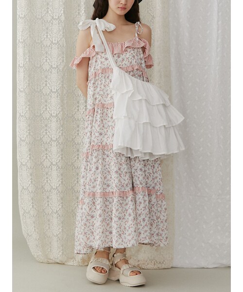 merry jenny（メリージェニー）の「【セット販売】オフショルfrillキャミワンピース & frilly tote bag（福袋/福箱・レディース・ブラック/ピンク/ブルー・F）」の3枚目の写真