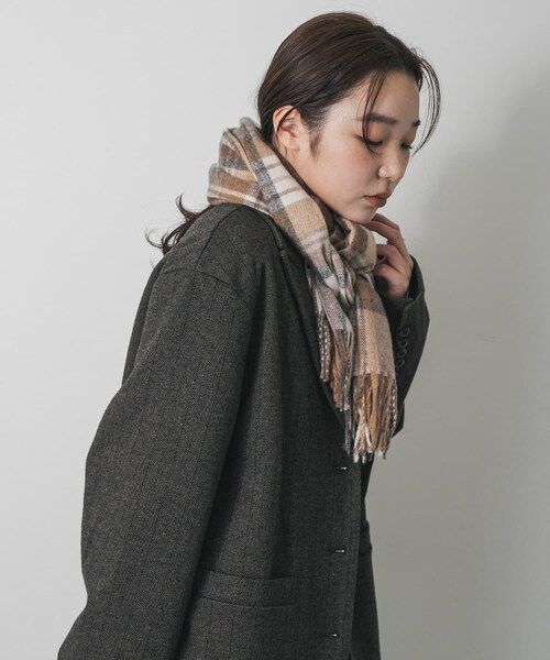 SENSE OF PLACE by URBAN RESEARCH（センスオブプレイスバイアーバンリサーチ）の「チェックフリンジストール（マフラー・レディース・BLK×GRY/BRN×BEG/RED×BRN・One）」の10枚目の写真