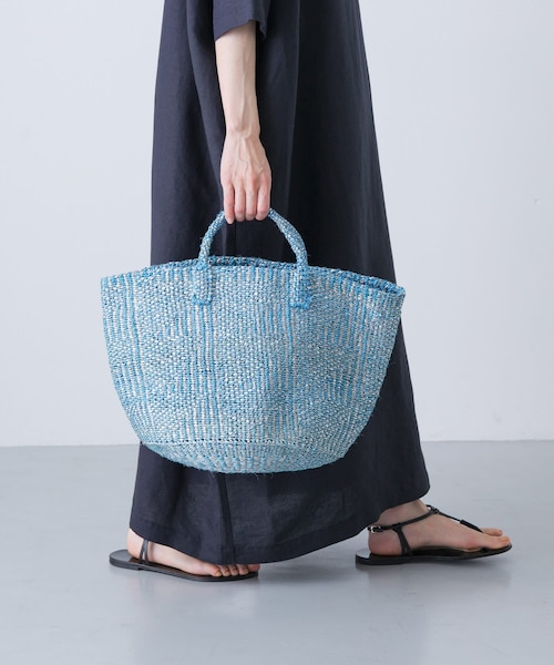 かぐれ（カグレ）の「アフリカンスクエア　プラスチックサイザルバッグ（かごバッグ・レディース・サックス・one）」の2枚目の写真