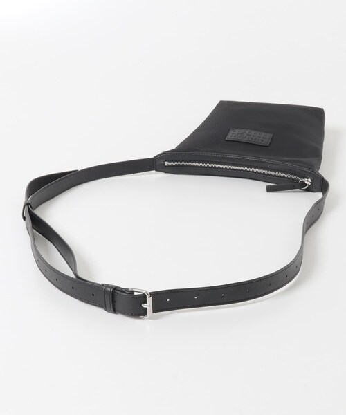 URBAN RESEARCH（アーバンリサーチ）の「MM6　P9062 SHOULDER BAG（ショルダーバッグ・レディース・T8013BLACK・-）」の6枚目の写真