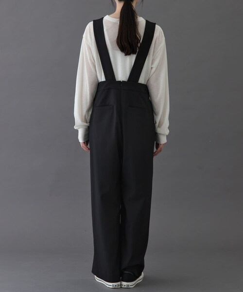 URBAN RESEARCH DOORS（アーバンリサーチドアーズ）の「FORK&SPOON　Uネックプラケットオーバーオール（ワンピース・レディース・BLACK/NAVY・1/2）」の4枚目の写真