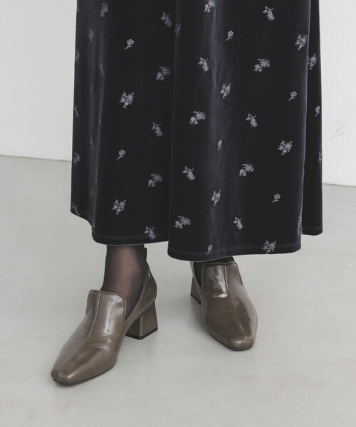 KBF(ケイビーエフ)の「セミスクエアトゥパンプス(パンプス・レディース・KHAKI/BLACK・36/37/38)」の18枚目の写真