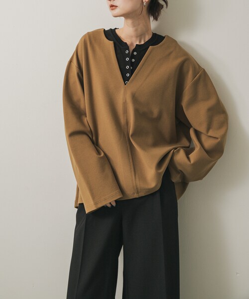 SENSE OF PLACE by URBAN RESEARCH（センスオブプレイスバイアーバンリサーチ）の「スキッパールーズトップ（その他トップス・レディース・IVORY/CAMEL/CHARCOAL・one）」の3枚目の写真