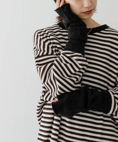URBAN RESEARCH（アーバンリサーチ）の「カシミヤアームウォーマー（ベルト・レディース・WHITE/BROWN/CHARCOAL・FREE）」の12枚目の写真