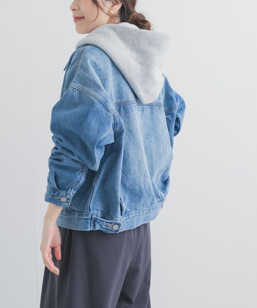 URBAN RESEARCH DOORS（アーバンリサーチドアーズ）の「LEVI’S　90S トラッカー（デニムジャケット・レディース・ライトブルー/ブラック・S）」の16枚目の写真