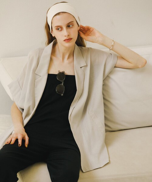 URBAN RESEARCH（アーバンリサーチ）の「シアーハーフスリーブジャケット（テーラードジャケット・レディース・BEIGE/NAVY/BLACK・FREE）」の4枚目の写真