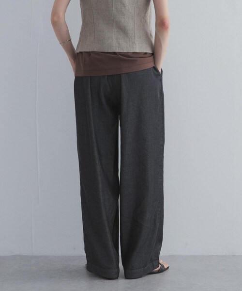 URBAN RESEARCH DOORS（アーバンリサーチドアーズ）の「リヨセルデニムイージーパンツ（デニムパンツ・レディース・BLACK/INDIGO・M/L）」の6枚目の写真
