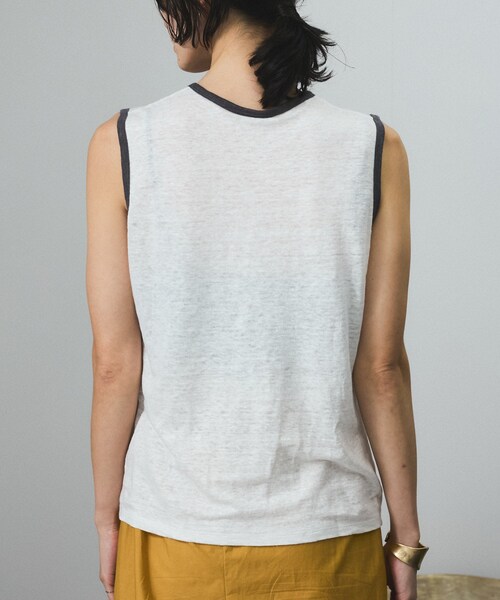 ADAM ET ROPE'(アダムエロペ)の「【J'aDoRe・店舗限定】【Batoner(バトナー) for SALON】別注リネンリンガーノースリーブ(タンクトップ・レディース・ホワイト系/ベージュ系/サックス・F)」の13枚目の写真