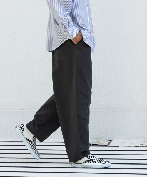 URBAN RESEARCH Sonny Label（アーバンリサーチサニーレーベル）の「ベーシックワイドイージーチノパンツ（チノパンツ・メンズ・ブラック/チャコール/ネイビー/ベージュ・S/M/L）」の17枚目の写真