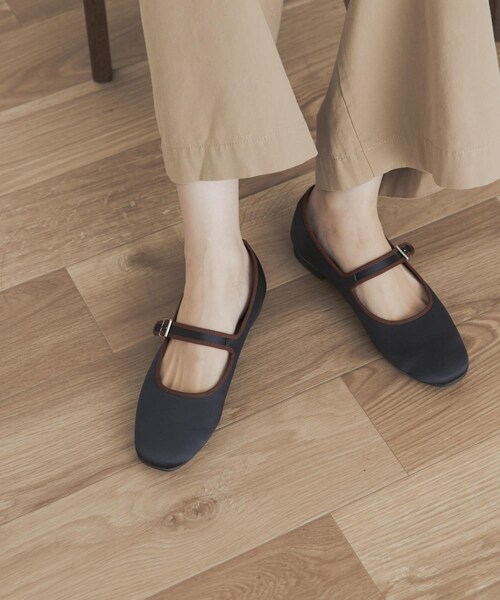 URBAN RESEARCH DOORS（アーバンリサーチドアーズ）の「サテンメリージェーン（パンプス・レディース・BLACK/NAVY・36/37/38）」の18枚目の写真