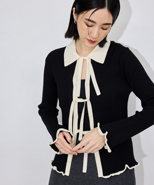 ADAM ET ROPE'(アダムエロペ)の「バイカラーポロニットカーディガン(カーディガン/ボレロ・レディース・ブラック系/サックス/カラシ・F)」の14枚目の写真