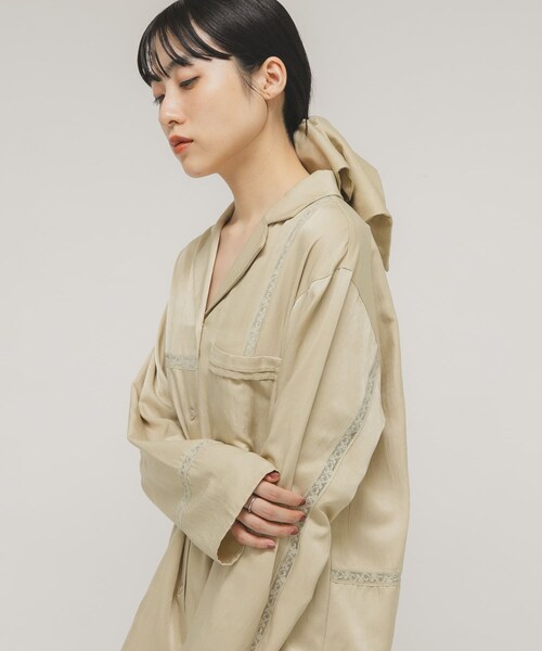 KBF（ケイビーエフ）の「サテンシュシュ(特大)（ヘアゴム・レディース・BEIGE/D.KHAKI・One）」の6枚目の写真