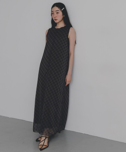 SENSE OF PLACE by URBAN RESEARCH(センスオブプレイスバイアーバンリサーチ)の「チェックシアーナローワンピース(ワンピース・レディース・BLACK/BROWN/BEIGE・One/COMPACT)」の15枚目の写真