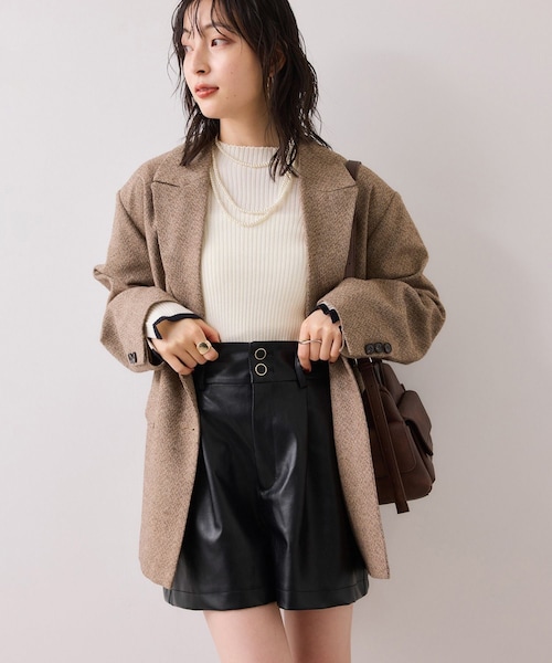 VIS(ビス)の「レザーショートパンツ(その他パンツ・レディース・ブラック/キャメル・F)」の7枚目の写真