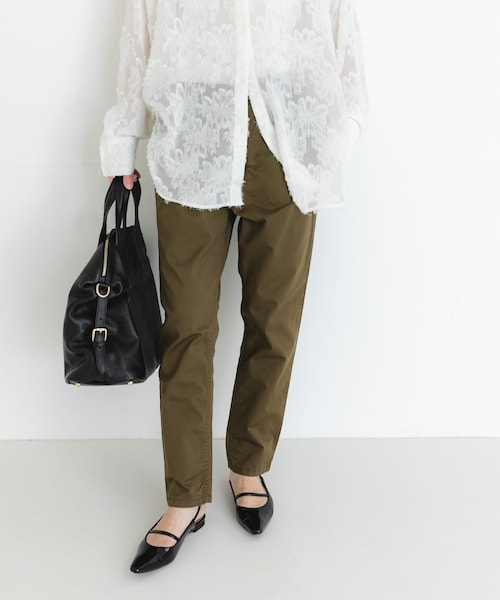 URBAN RESEARCH（アーバンリサーチ）の「『4サイズ展開』テーパードチノパンツ（チノパンツ・レディース・ブラック/オリーブ/キャメル/カーキ/ベージュ/ネイビー/オフ/ダークブラウン・XS/S/M/L）」の6枚目の写真