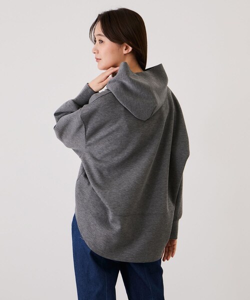Jayro(ジャイロ)の「シンプルロゴコクーンパーカー(パーカー・レディース・ブラック/グレー/ホワイト系/ネイビー・F)」の16枚目の写真